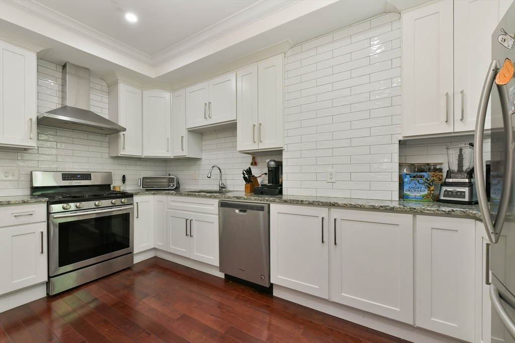 530-532 E 6th St, South Boston