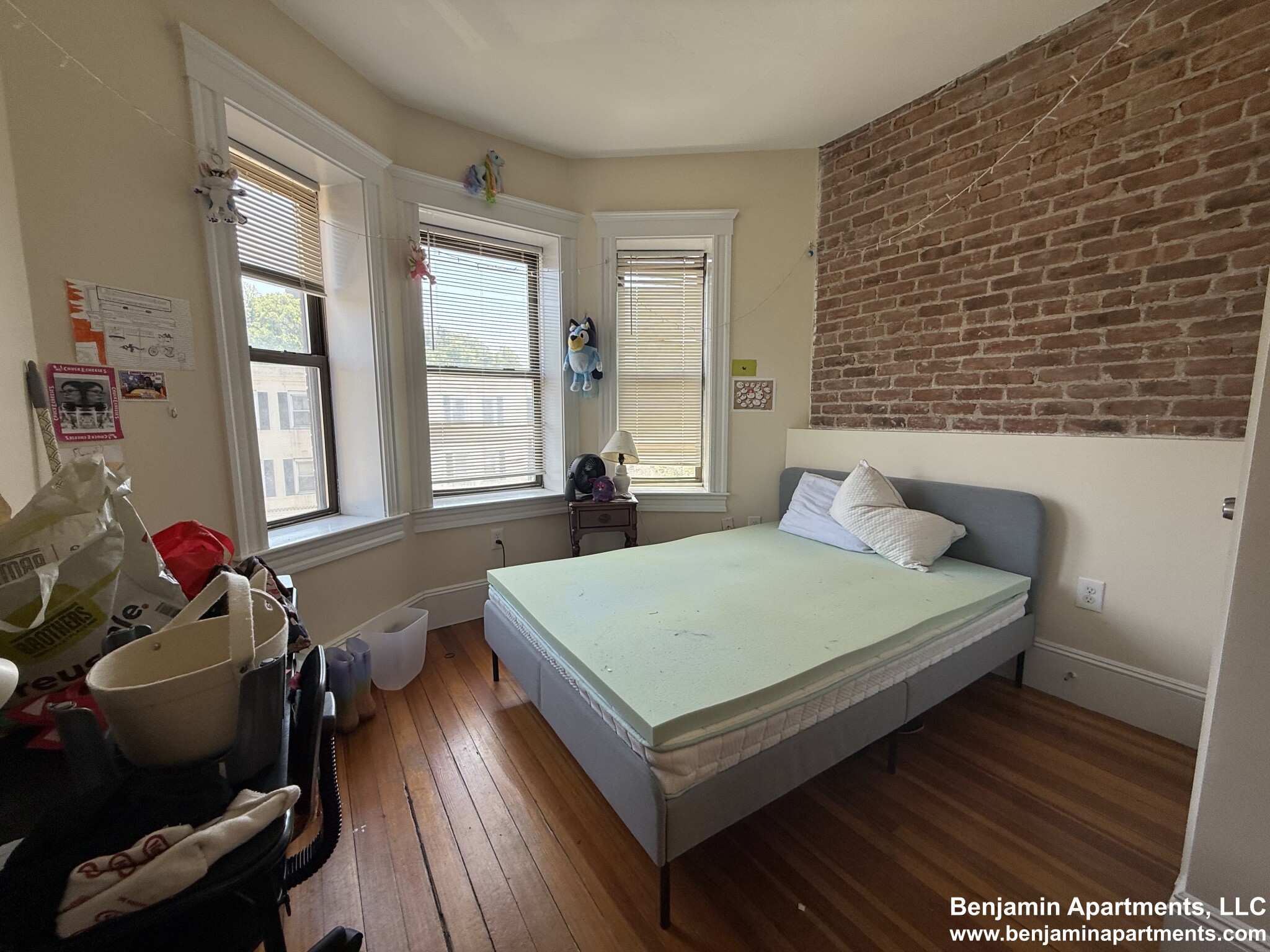 887 Huntington Ave, Mission Hill