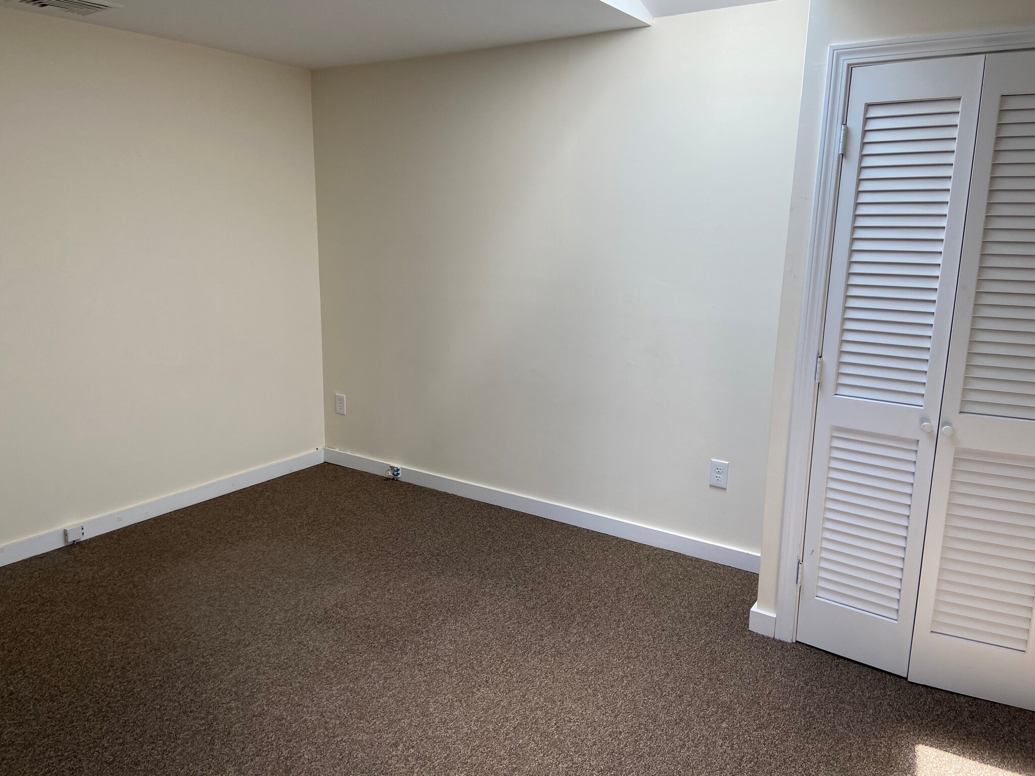 1383 Washington St, West Newton