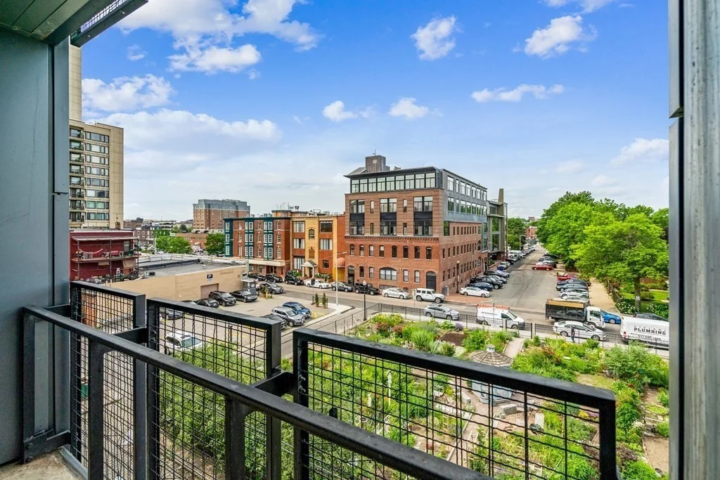 691 Massachusetts Ave, Roxbury