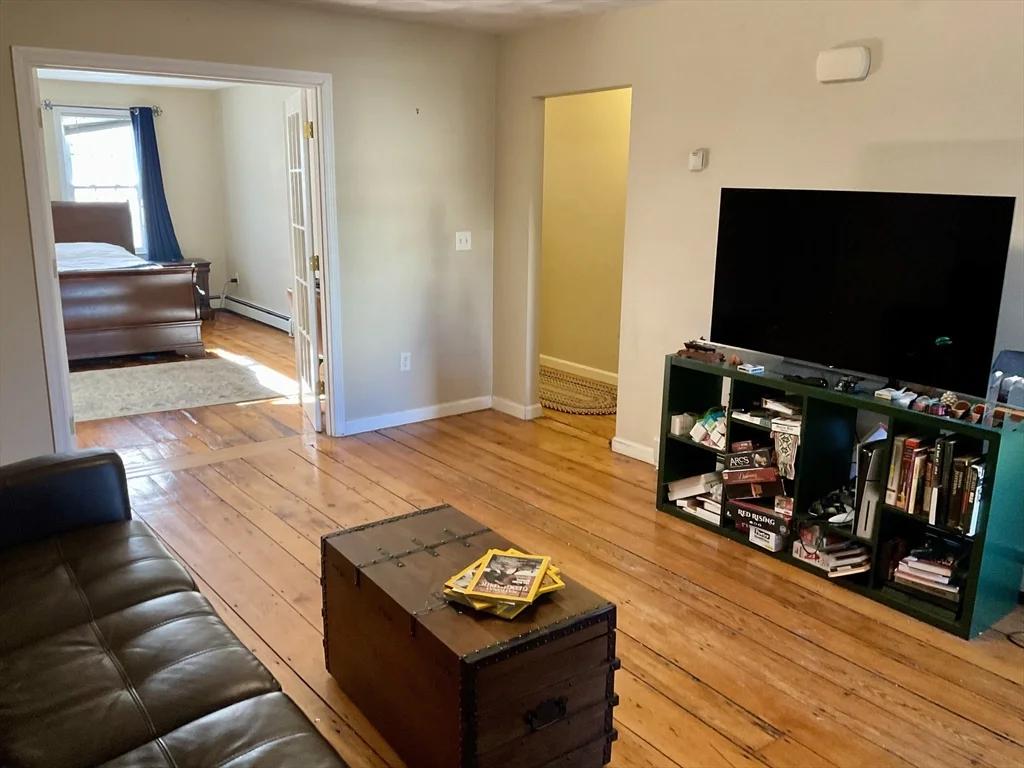 389 Bunker Hill St, Charlestown