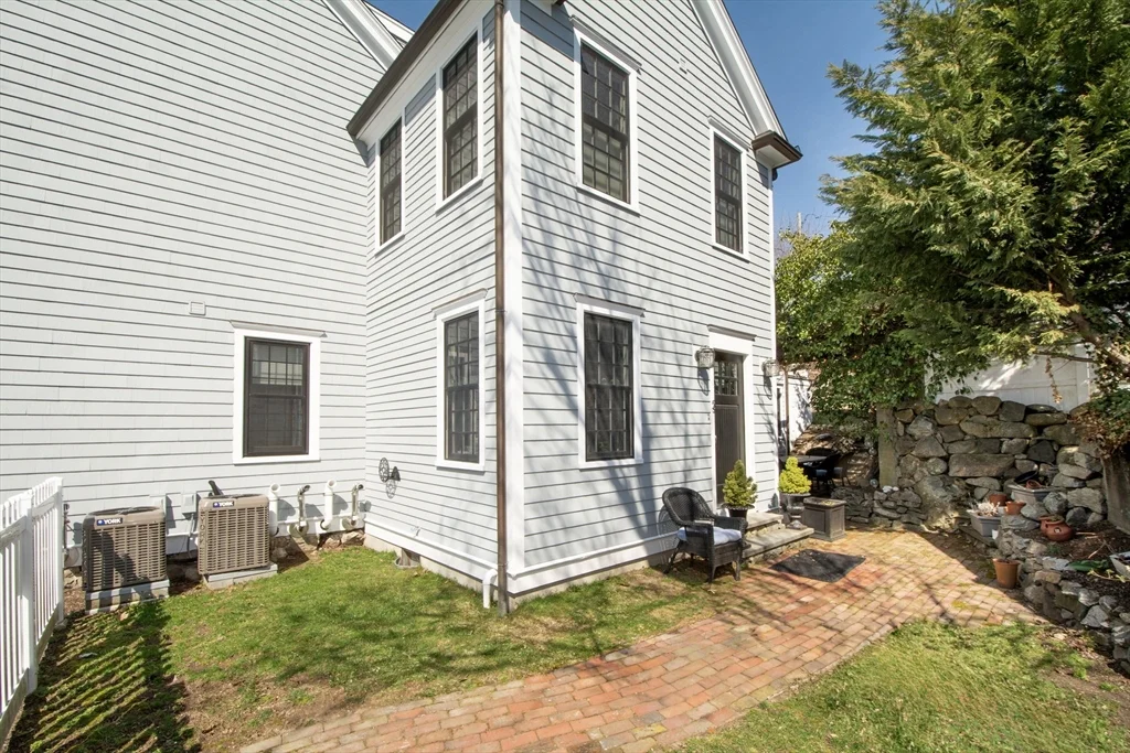 108-110 Elm St, Cohasset
