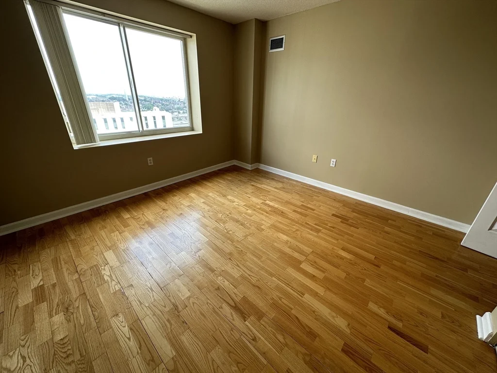 10 Museum Way, East Cambridge