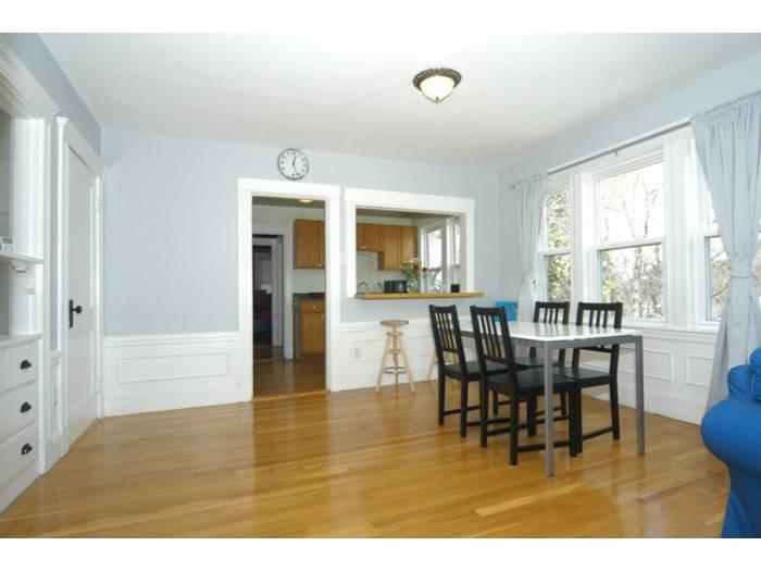 15 Adelaide St, Jamaica Plain