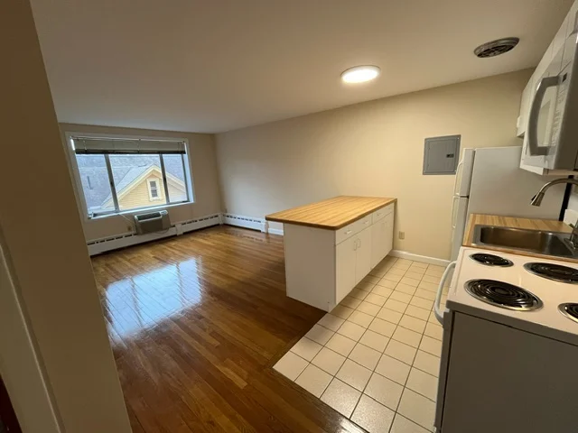 179 Elm St, Davis Square