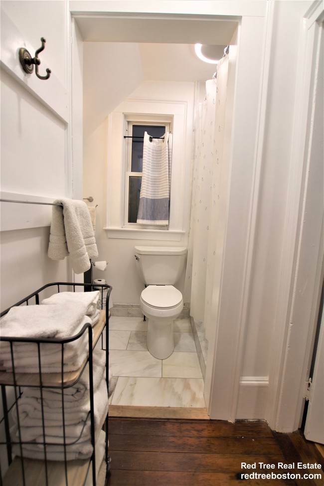 18 Holton St, Allston