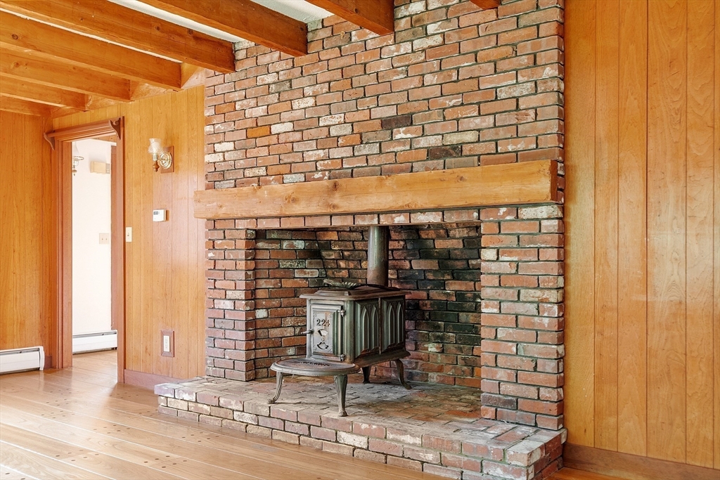 4 Lowest Ln, Rockport