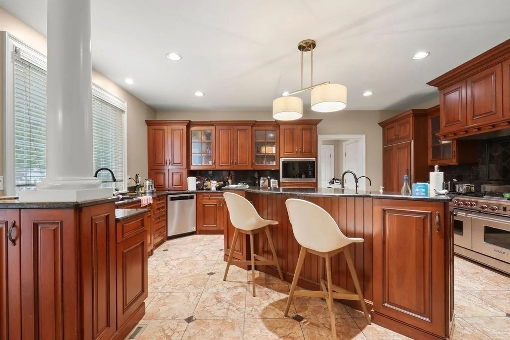12 Ronald C Meyer Dr, North Attleboro