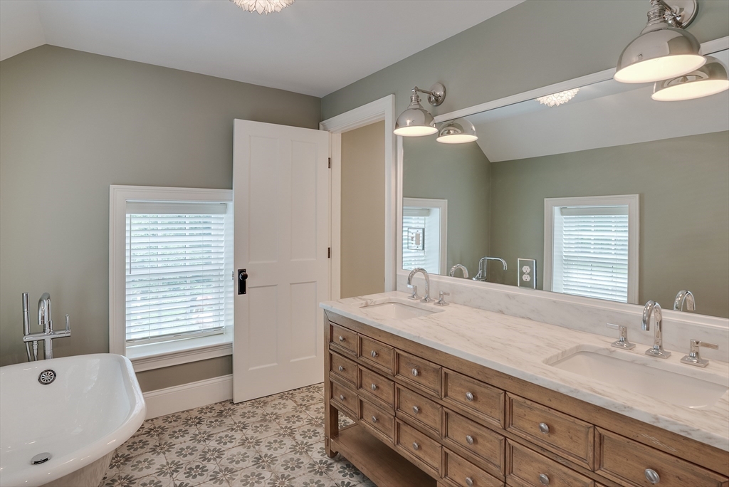 269 Dudley Rd, Bedford