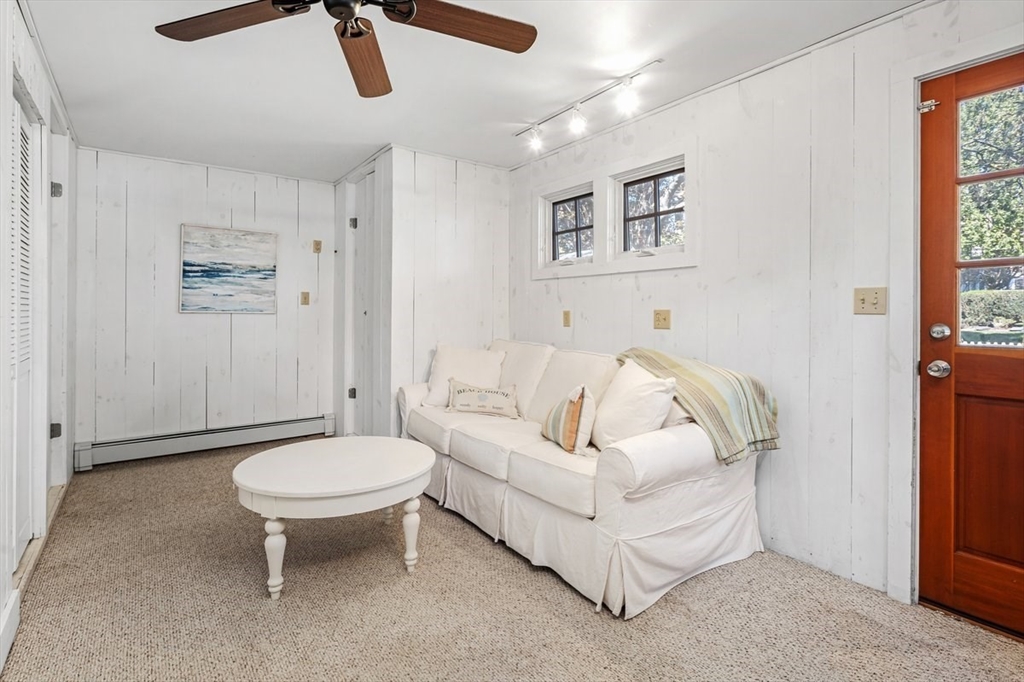 17 Musquashicut Ave, Minot