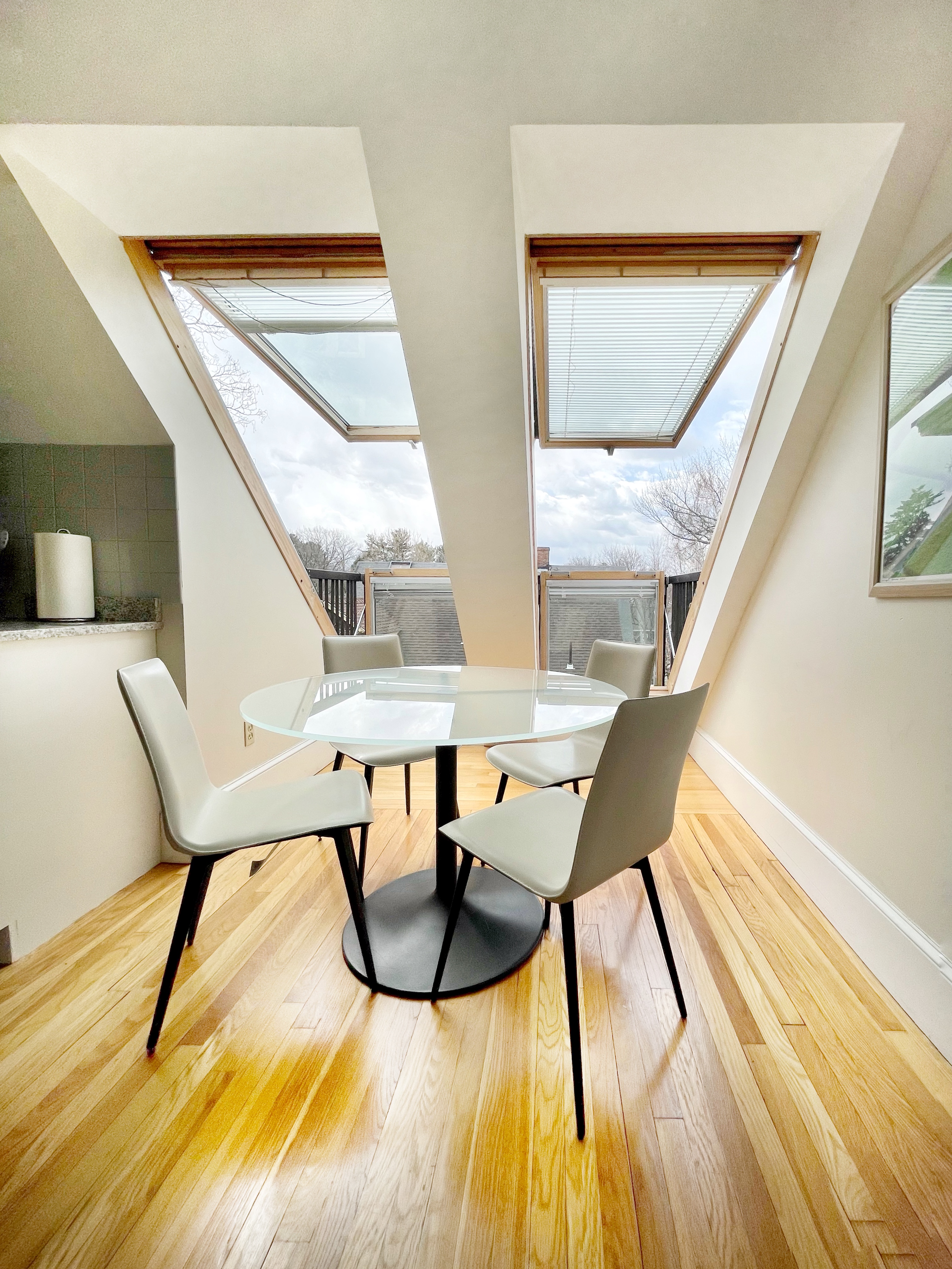 2 bed, 1 bath apartment for rent at 33 Royal Ave Unit 3, West Cambridge — photo 2 of 15