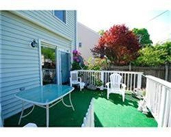 172 Maple St, West Roxbury