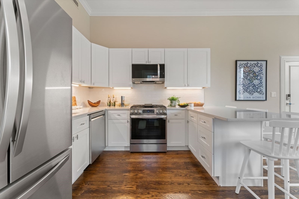 85 Regent St, Roxbury