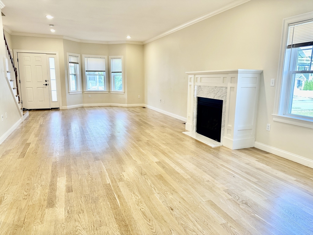 185 Summer St, Watertown