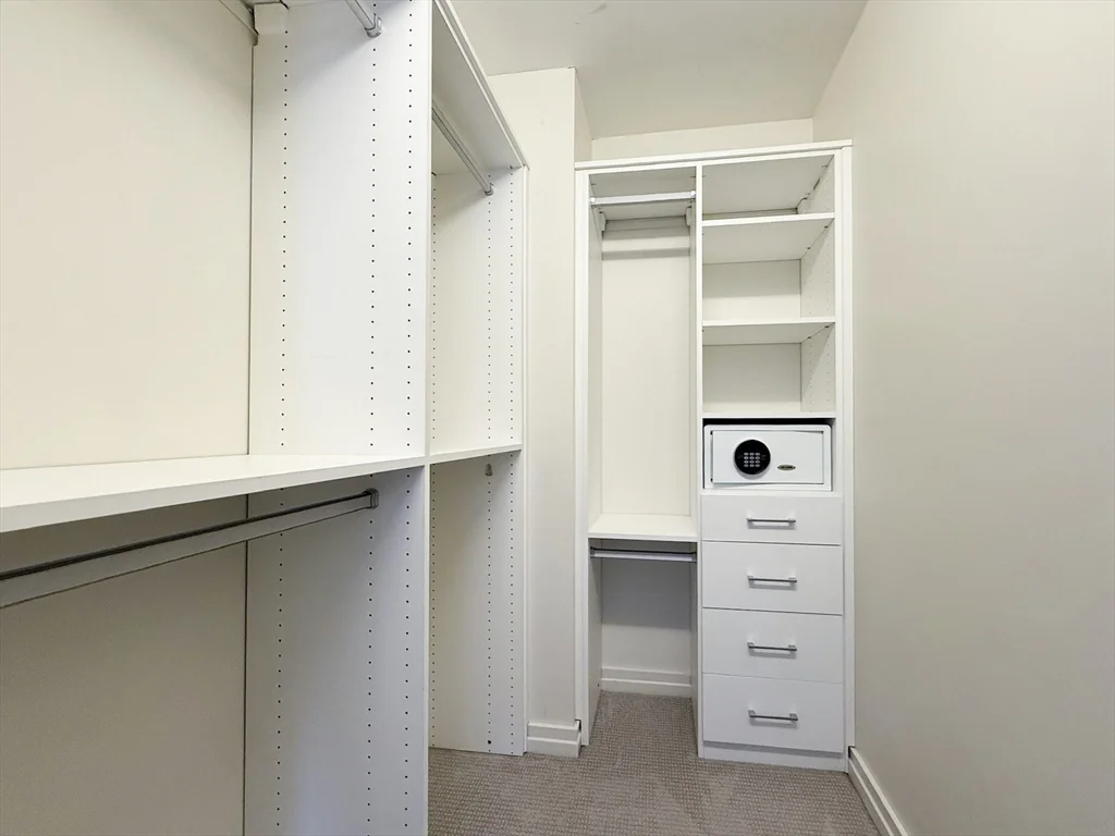 1 Franklin St, Midtown