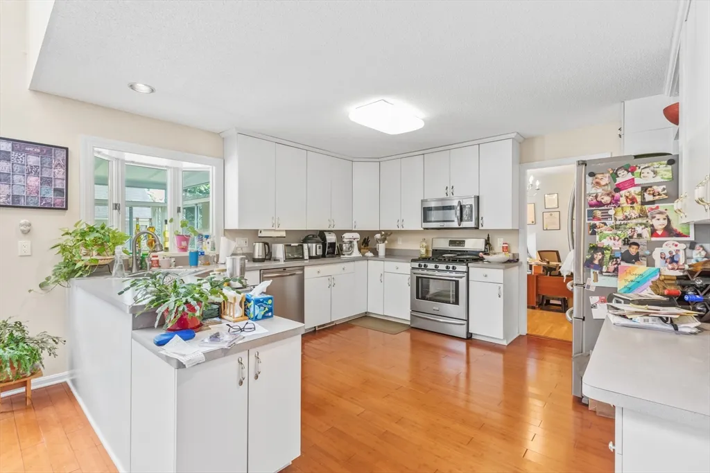 54 Jennifer Rd, Pawtucketville