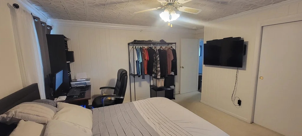 302 Pleasant St, North Andover