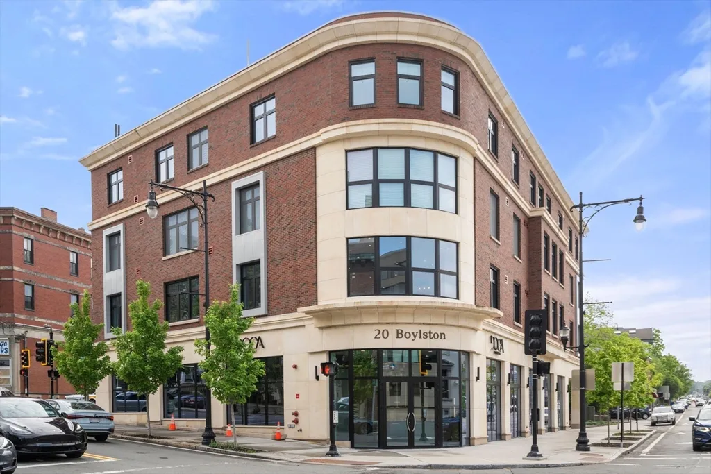 69 Walnut, Boylston Street