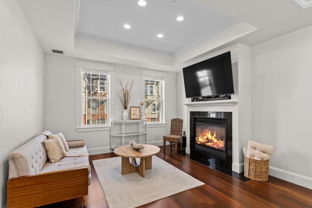 274 Bunker Hill St, Charlestown