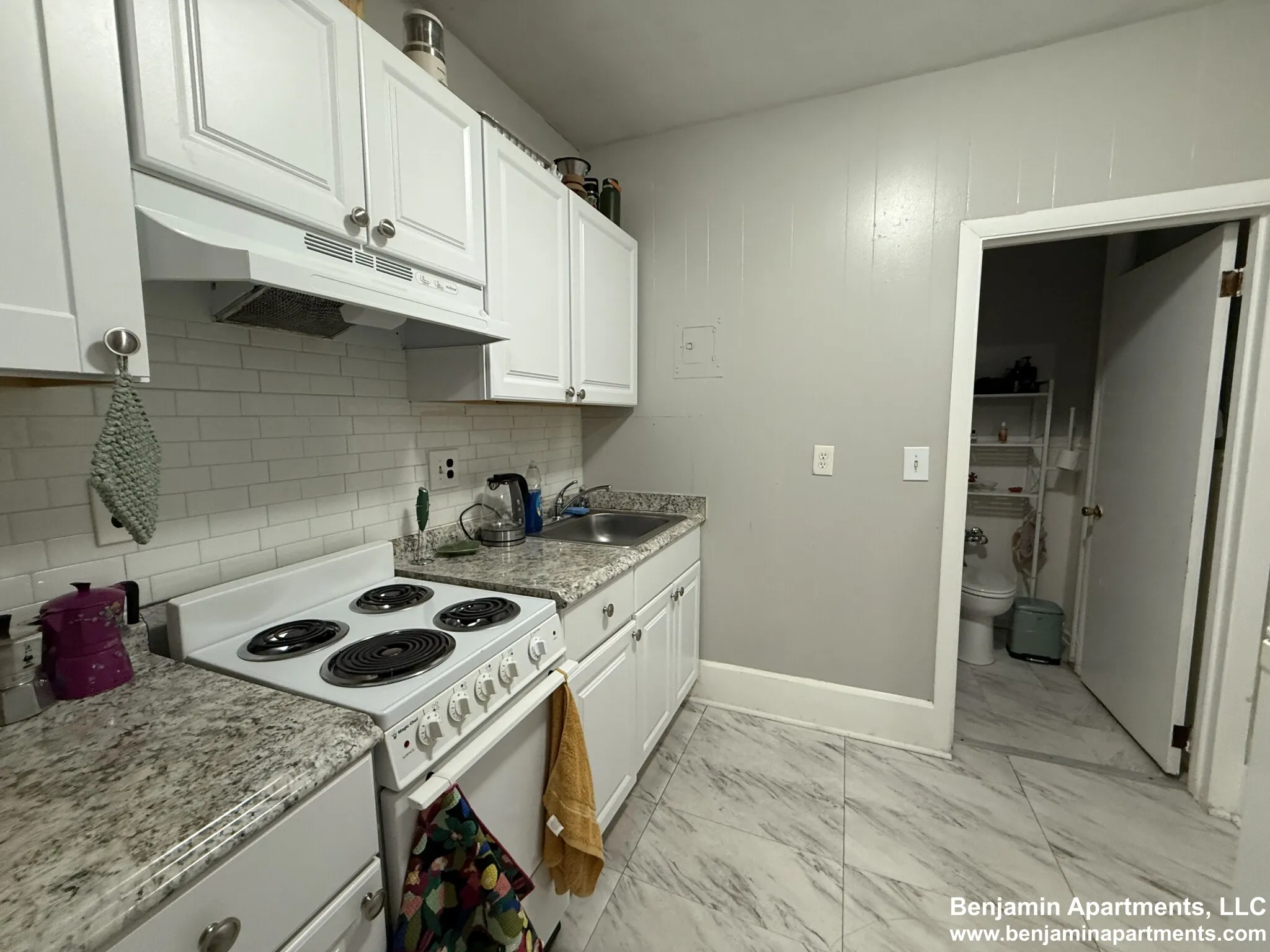 879 Beacon St, Fenway