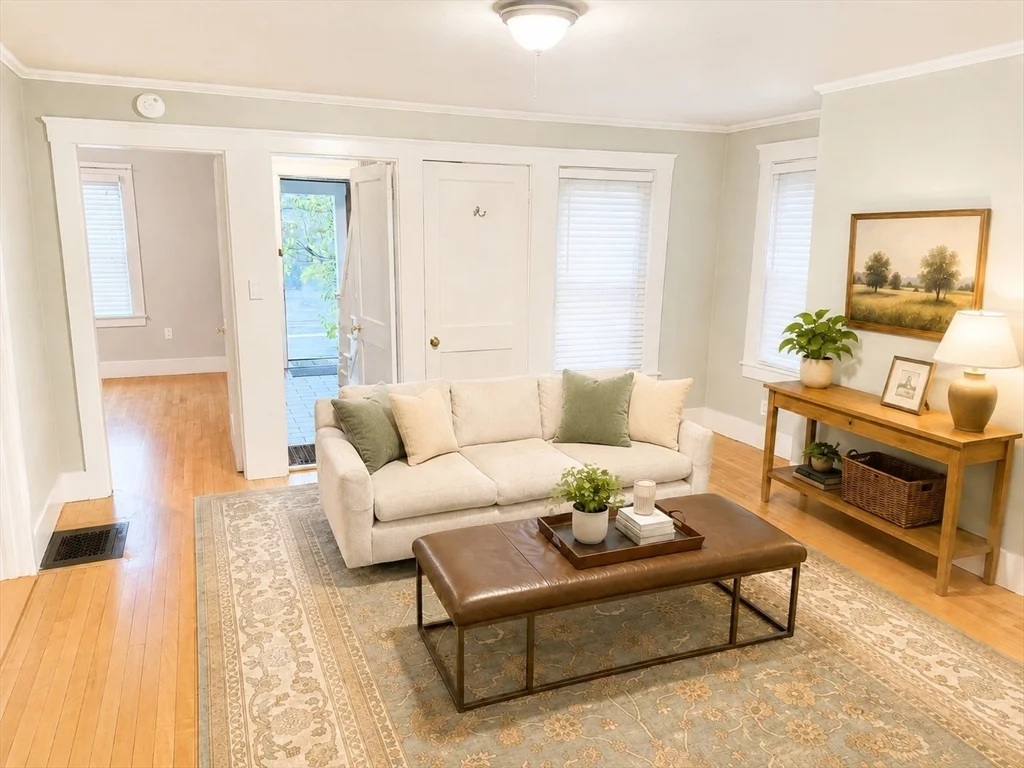 96 South Main St, Natick