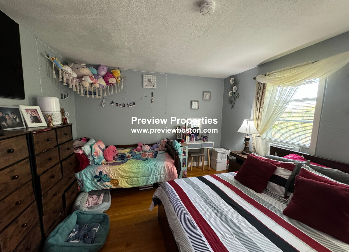 120 London St, East Boston