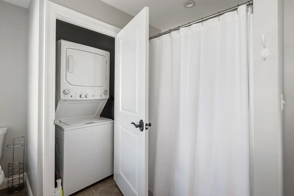 16R Gannett Rd   Winter Rental, Minot