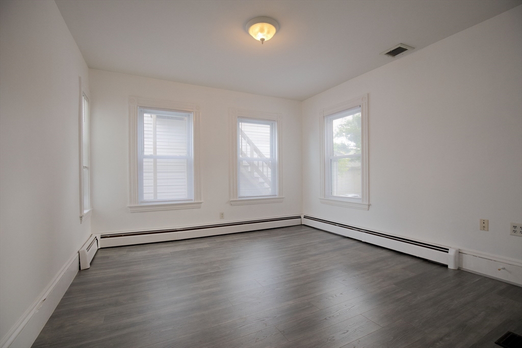 115 Taylor St, Waltham