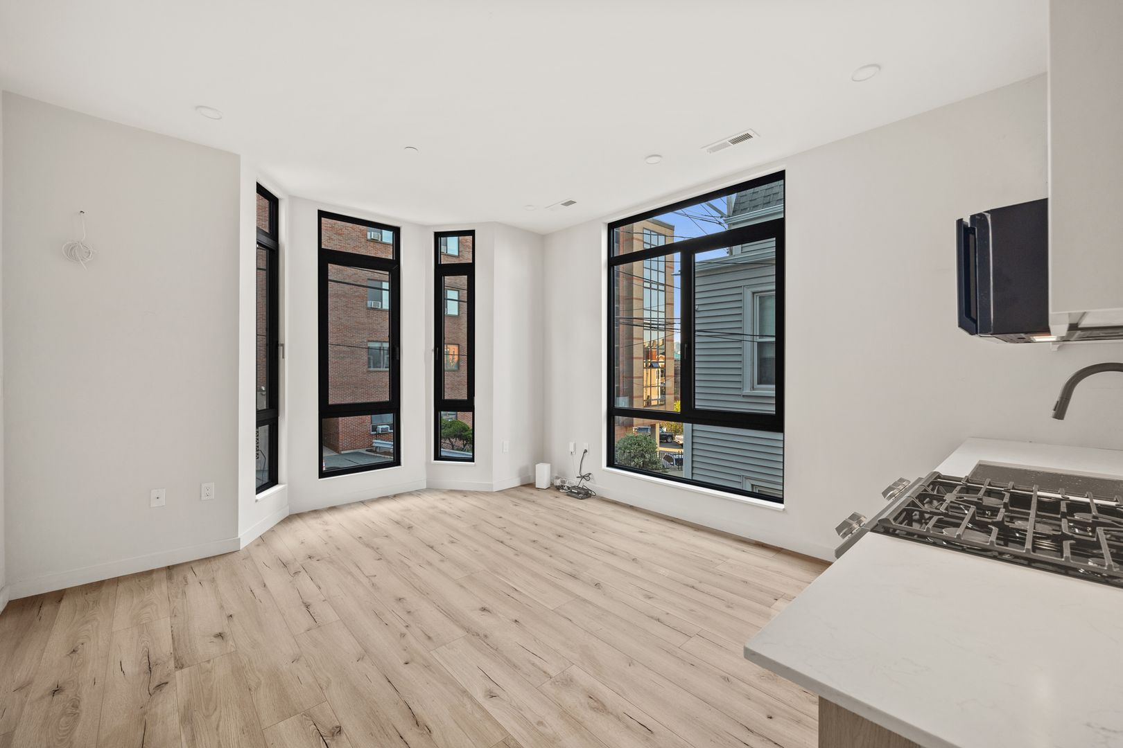 6 National St, South Boston