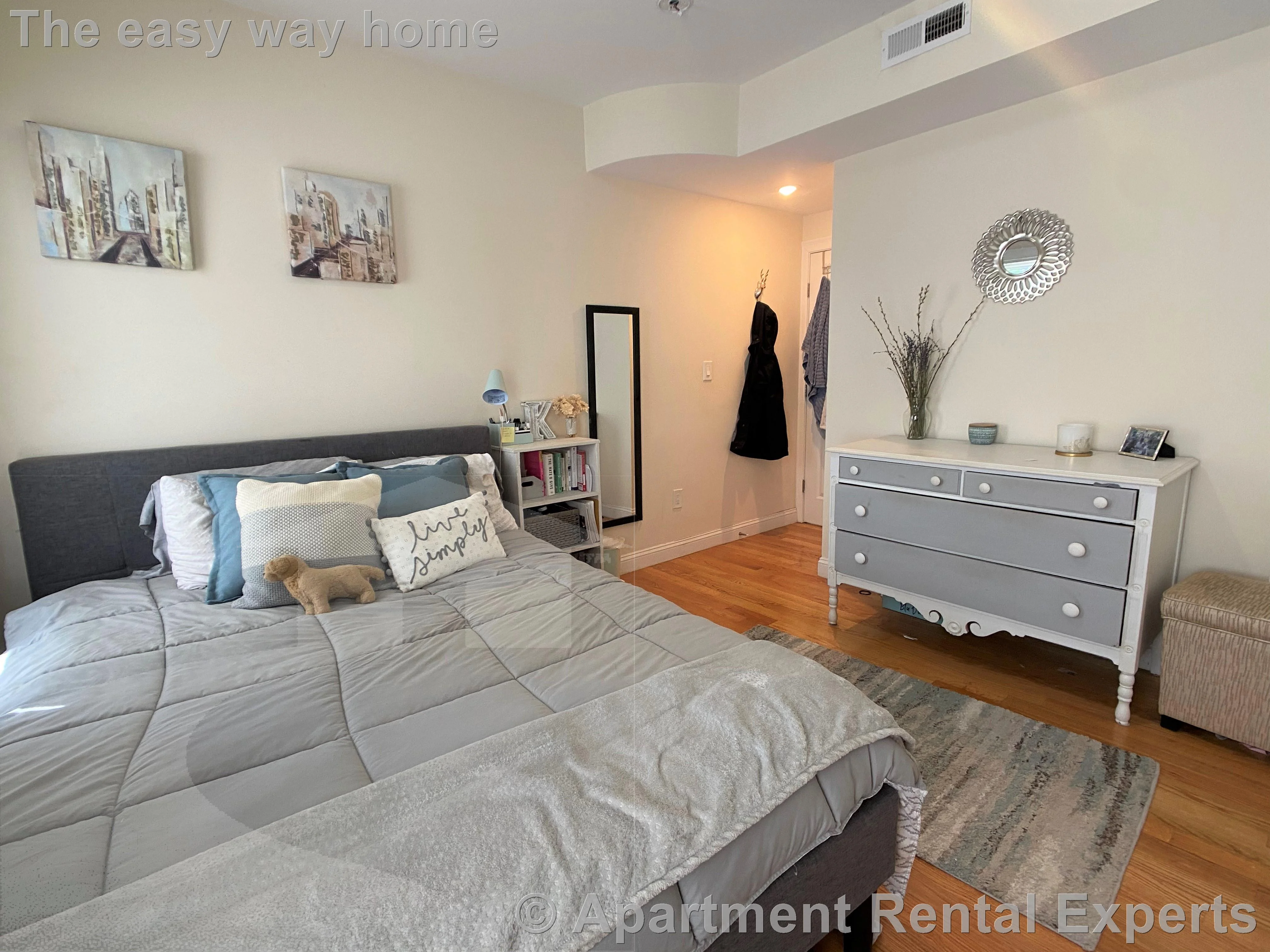 537 Main St, Magoun Square