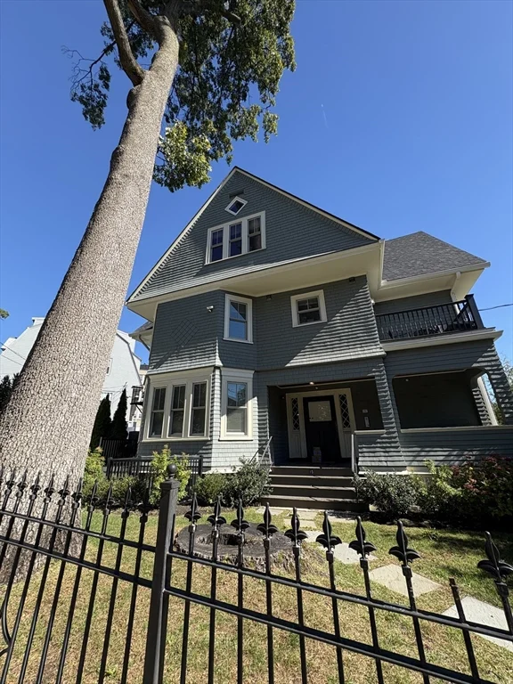 15 Lanark Rd, Brookline