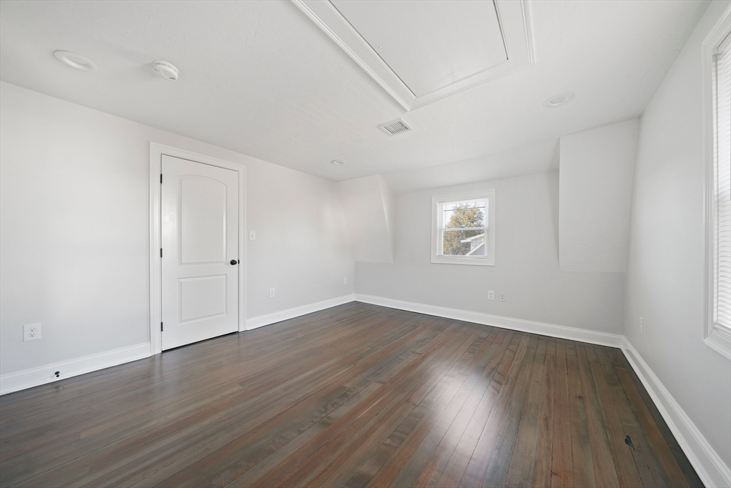 35 Phillips Ave, Stoughton