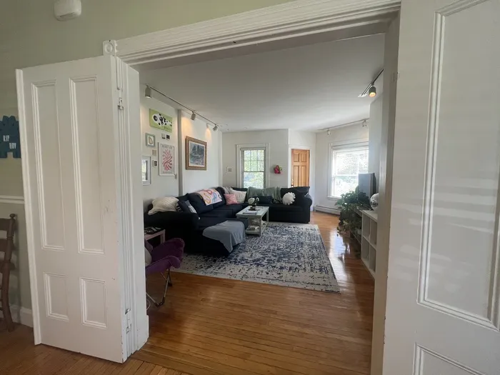 27 Holton St, West Somerville