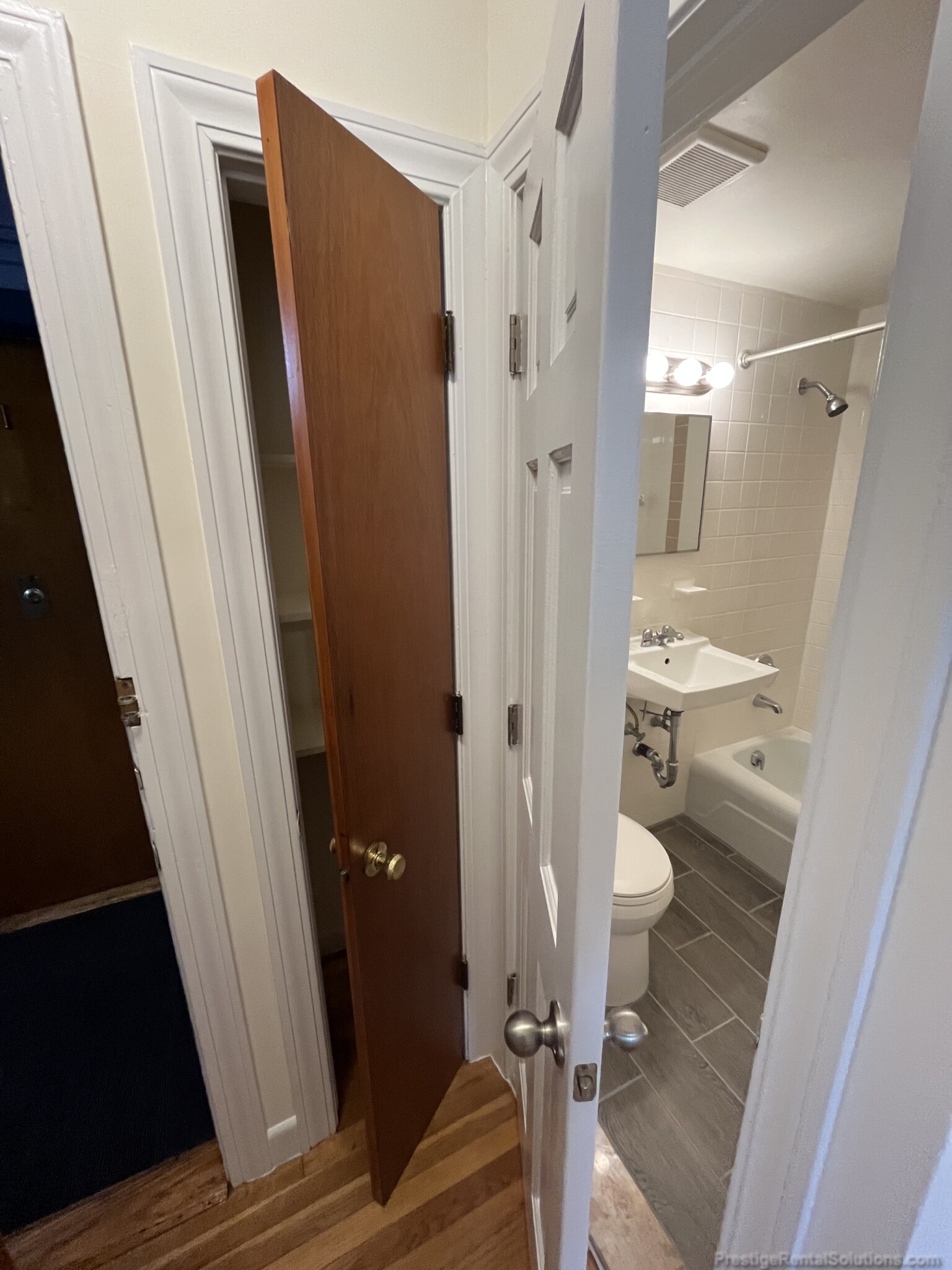 160 North Beacon St, Brighton