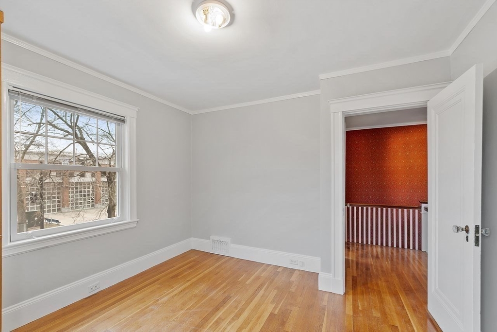 110 Leonard St, Belmont