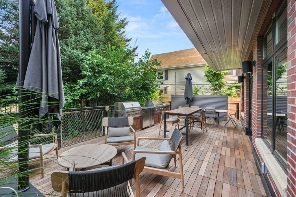 70 Leo Birmingham Pky, Brighton