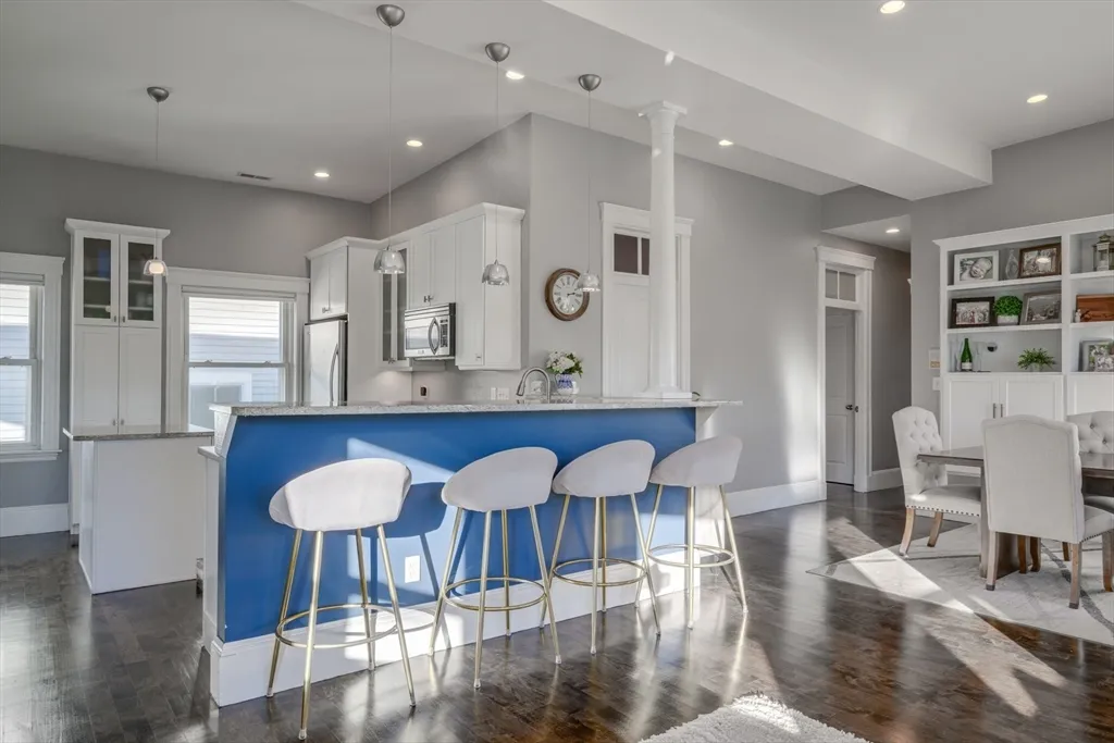 41 Farragut Rd, South Boston