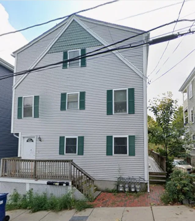 24 Lawn St, Mission Hill