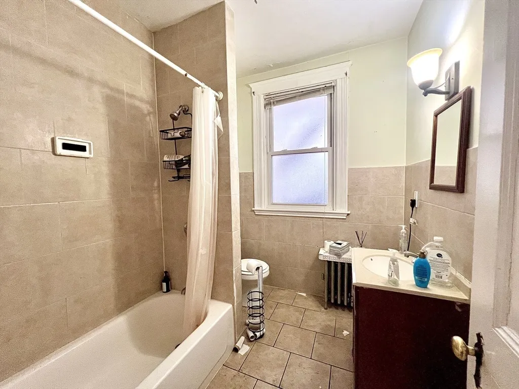 148 Strathmore Rd, Brighton