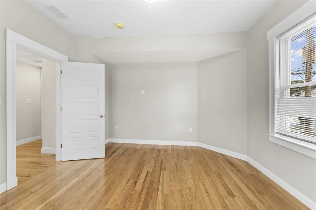 42 Almont St, Medford