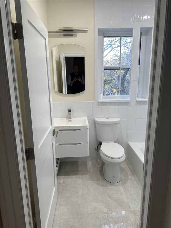 2 Arlington St, Neighborhood Nine