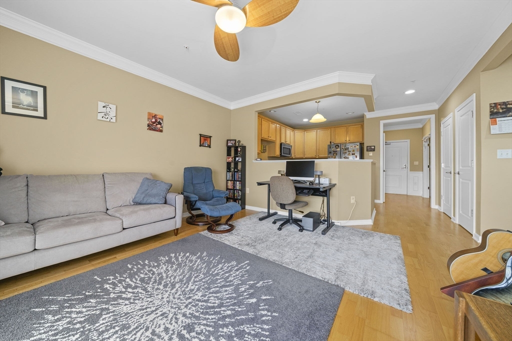 204 Clocktower Dr, Waltham