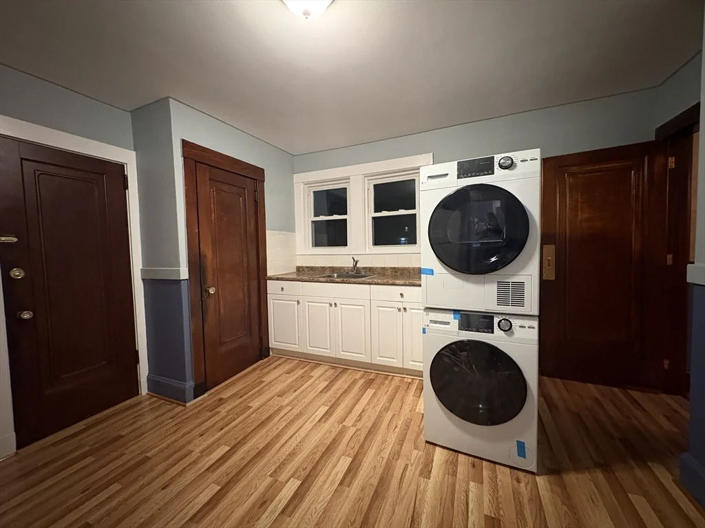 157 Hillside St, Mission Hill