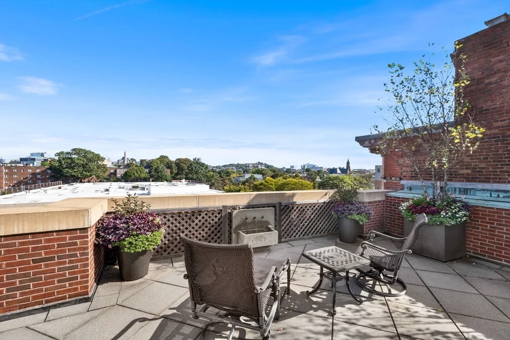 10 Vernon, Coolidge Corner