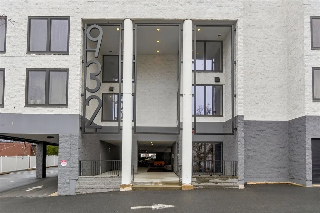 932 Broadway St, Chelsea