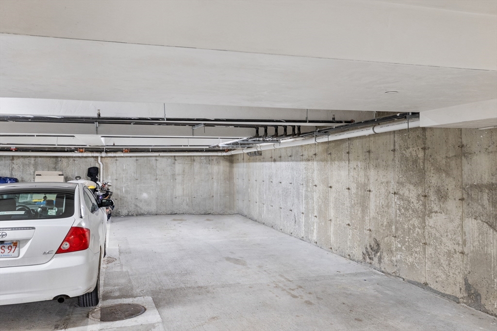 37 Farragut Rd, South Boston