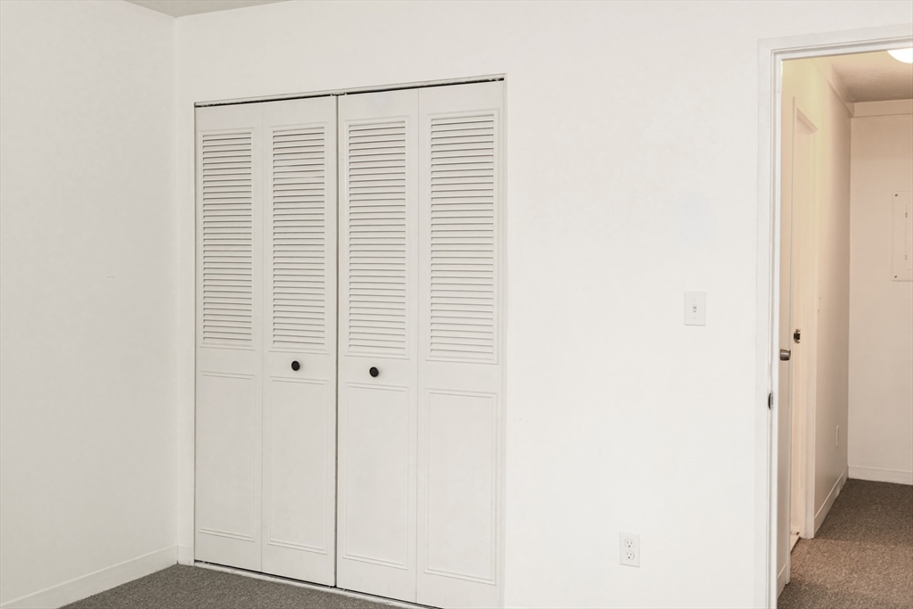 7 Chapel Hill Dr, Plymouth