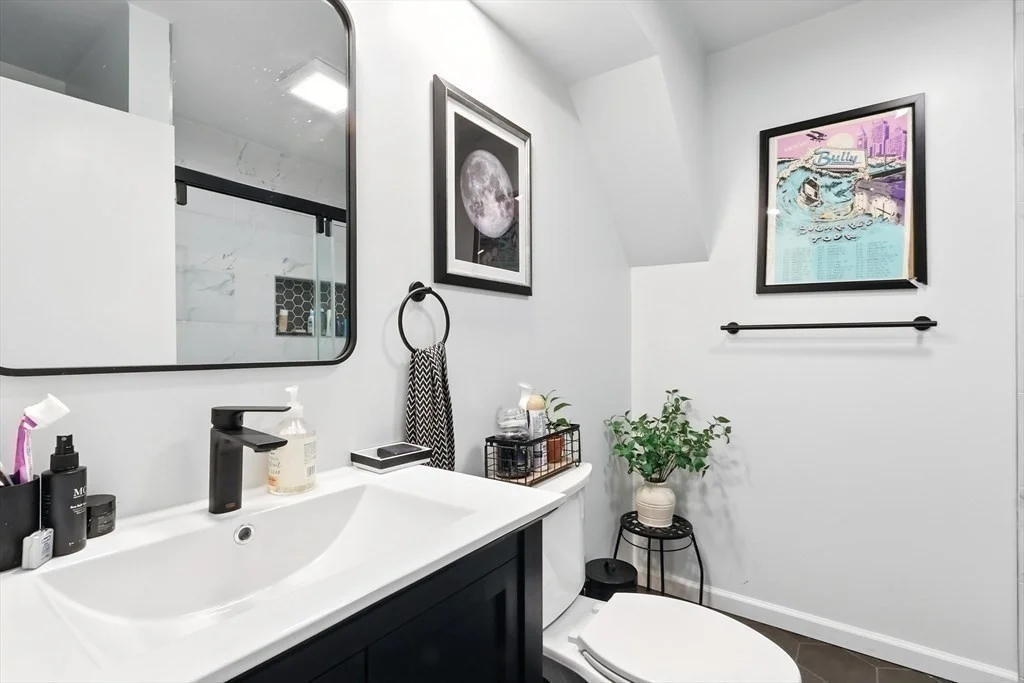 637 Broadway, Everett