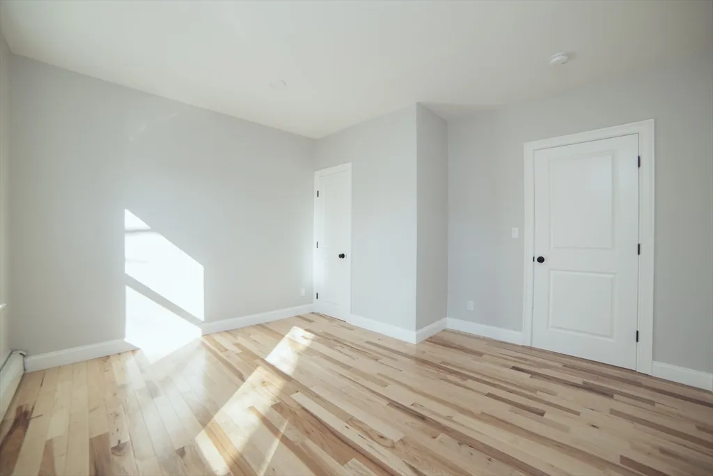 10 Duffley Ct, Chestnut Hill