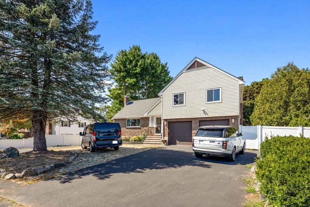 46 Juniper Dr, Saugus